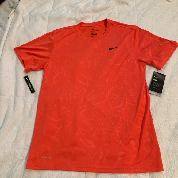 Men’s Nike Tee - Picture 1 of 14
